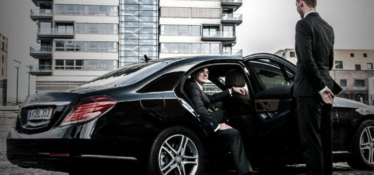 Why You Should Hire A Limousine For Your Corporate Functions