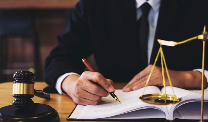 Factors To Consider When Choosing Lawyer