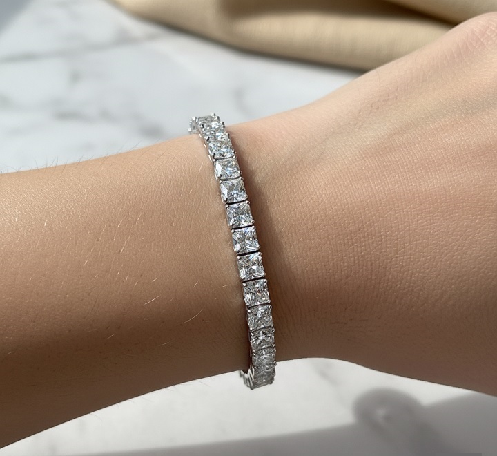 Affordable Jewelry Stores in Huntington, NY That Deliver Timeless Style
